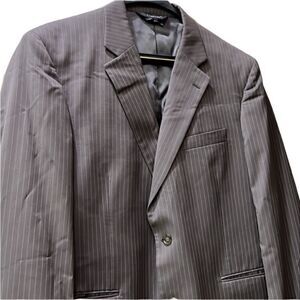 Jos A Bank Men’s Grey w Blue Pinstripe Suit 42R Jacket with 36R Matching Pants